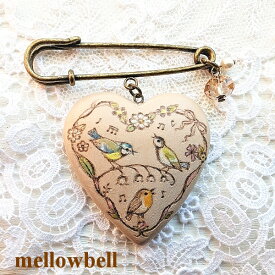 《メール便OK》【mellowbell　65】小鳥のコーラス/ハート型 木製 焼絵のブローチ【RCP】【小鳥 青い鳥 ウッドバーニング アクセサリー ハンドメイド 日本製】