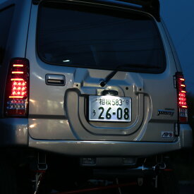ジムニー パーツ カスタム【アピオ スペアタイヤレスナンバー移動キット】JB23 JB33 JB43 LED ナンバー灯 車検適合 軽量化 背面 スペア タイヤ レス