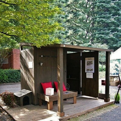 楽天市場 物置 おしゃれ 屋外 大型 ｎａｙａ なやひさし付き 納屋 オリジナル 樹脂製 本物の木材のような質感と耐久性 Apoa