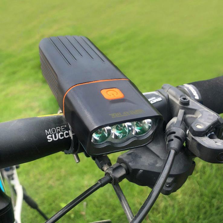 全国どこでも送料無料 自転車ライト 自転車ヘッドライト 2600mA LED電球３個 IPX6防水 モバイルバッテリー機能 300メートル以上照射  T6 3モード照明調節 高輝度 1200ルーメン 防災用品 LED懐中電灯兼用 自転車用アクセサリー