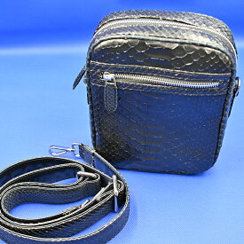 パイソン ボックス型ポーチ PBP2302 ブラック｜黒 鞄 ミニバッグ 箱型 かばん ヘビ革 蛇革 エキゾチックレザー 本革 メンズ レディース