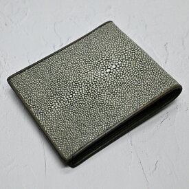 【100年使える海の宝石】もう財布の劣化に悩まない！ スティングレイ 二つ折り財布 カーキ｜緑 エイ革 本革財布 耐久性抜群 メンズ レディース おしゃれ スターマーク 職人技 ハンドメイド プレゼント ギフト 本物保証 10000303