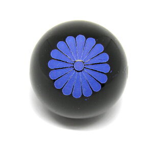 【彫刻ビーズ・彫りビーズ】菊紋 オニキス 青彫り 20mm玉ビーズ 一粒売り / 天然石、パワーストーンの専門店インペリアルオーラ おしゃれ かわいい オシャレ 可愛い プレゼント ギフト 贈り