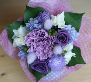 "to the Purple town"(トゥ・ザ・パープルタウン)バラとカーネーションのプリザーブドフラワーブーケ 【母の日・ホワイトデー・結婚・誕生日・合格・卒業・退職・入学・就職・お祝い・お礼】