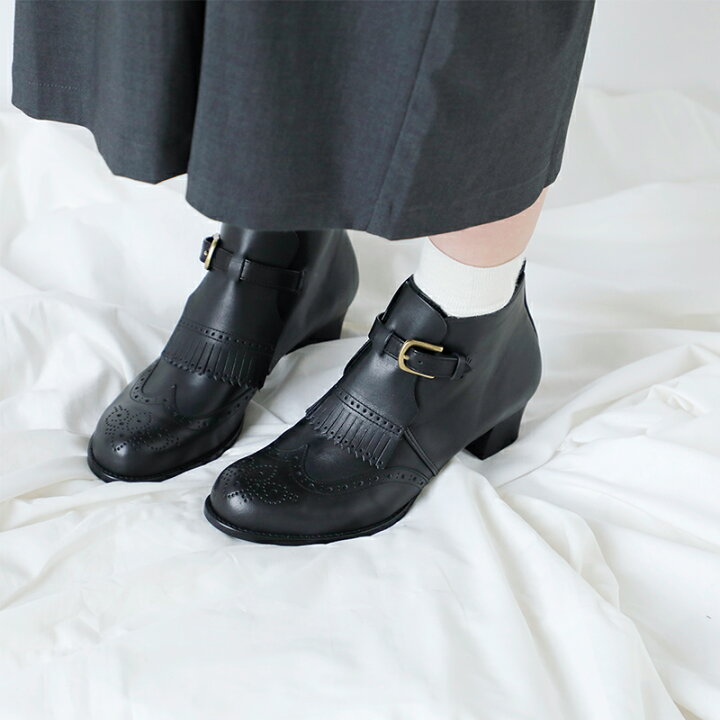 楽天市場】chausser ショセ カウレザー キルト メダリオン ショート 