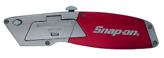 SNAP-ON 品質保証 スナップオン 一番の 連発自動ブレード交換式カッター替刃ブレード5枚内蔵 UTK150