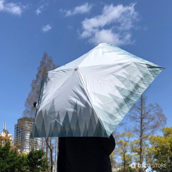 korko（コルコデザイン）折りたたみ傘 スリムライト 晴雨兼用傘 UVカット 遮光率 99%以上 UPF50  晴雨兼用 北欧デザイン スカンジナビアンパターン 持ち運びコンパクト 木陰にいるような涼しさ