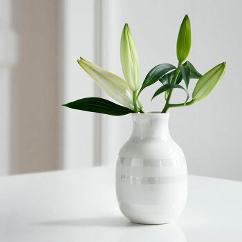 Kahler(ケーラー)花瓶フラワーベース(S)オマジオパールOMAGGIOデンマーク陶器ホワイトプレゼントおしゃれな北欧雑貨花びんインテリアボーダーデンマークの陶磁器北欧のお部屋インテリア雑貨ハーマンケーラー