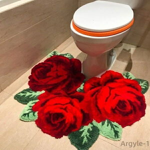 【送料無料】豪華ローズフラワー型トイレマット 70×60cm ポリエステル製 滑り止め付 柔らかいフロアマット レッド ピンク 耐久性抜群