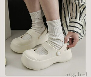 yzfufuCĂ̊OXbpr[`i[XꓥݕAEghAT_Ă2