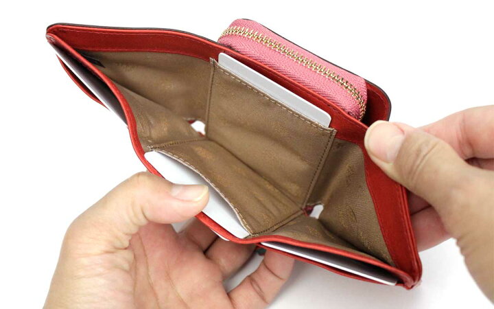 楽天市場】エナメルレザー 三つ折り財布 コンパクト ミニ財布 外付け小銭入れ ダコタ Dakota グロッソ イタリア製牛革 0036460レディース 本革 ギフト プレゼント【メッセージカード・ラッピング無料】【選べるノベルティ】 : かばんと財布の店 アリスタ 楽天市場】エナメルレザー 三つ折り財布 コンパクト ミニ財布 外付け小銭入れ ダコタ Dakota グロッソ イタリア製牛革 0036460レディース 本革 ギフト プレゼント【メッセージカード・ラッピング無料】【選べるノベルティ】 : かばんと財布の店 アリスタ