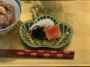 【有田焼 幸楽窯 錦茶緑金松葉形銘々皿】有田焼 磁器 変形皿 松型 小皿 銘々皿 手塩皿 緑 金 おひたし お菓子 和菓子 おしゃれ 和食器 ギフト 引き出物 内祝い プレゼント お正月