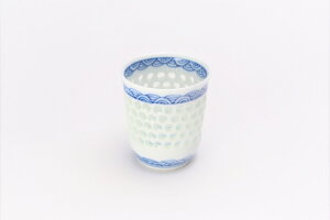 【波佐見焼 丹心窯 水晶青海波 ぐい呑】有田焼 波佐見焼 磁器 盃 酒器 青 手書き お正月 晩酌 冷酒 おしゃれ 和食 ギフト 引き出物 内祝い プレゼント