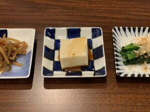 【有田焼 そうた窯 染付市松 正角姫小皿(大)】有田焼 磁器 角型 小皿 豆皿 手塩皿 おてしょ皿 青 手書き しょう油皿 薬味 おしゃれ 和食器 ギフト 引き出物 内祝い プレゼント