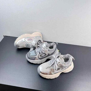 Xj[J[ LbY j̎q qC X|[cV[Y ~ ^C ʊw jOV[Y H~  N J[L O[ sNn(x5)