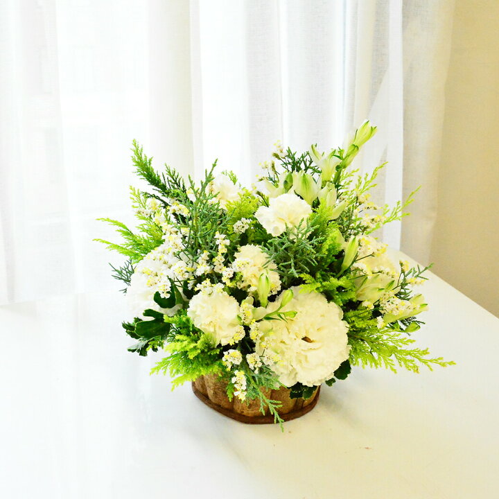 楽天市場 あす楽 花 ギフト 白グリーン 生花 フラワーアレンジメント 送料無料 プレゼント 結婚祝い 記念日 新築祝い おしゃれ ウエディング テーブル装花 御祝 出産 A Ng ブーケ 花とギフトの店 Arne
