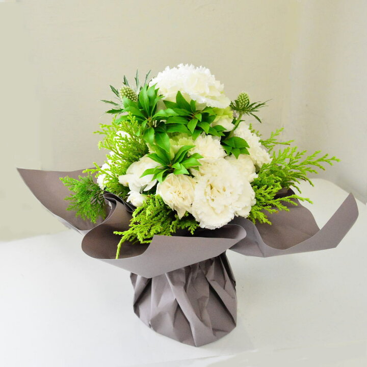 楽天市場 夏ギフト あす楽 花 花束 切花 お供 送料無料 ラッピングのまま飾れる花束 スタンディングブーケ お供え 空の お供え花 生花 お彼岸 お悔み 白い花 土日発送 B S Ng ブーケ 花とギフトの店 Arne