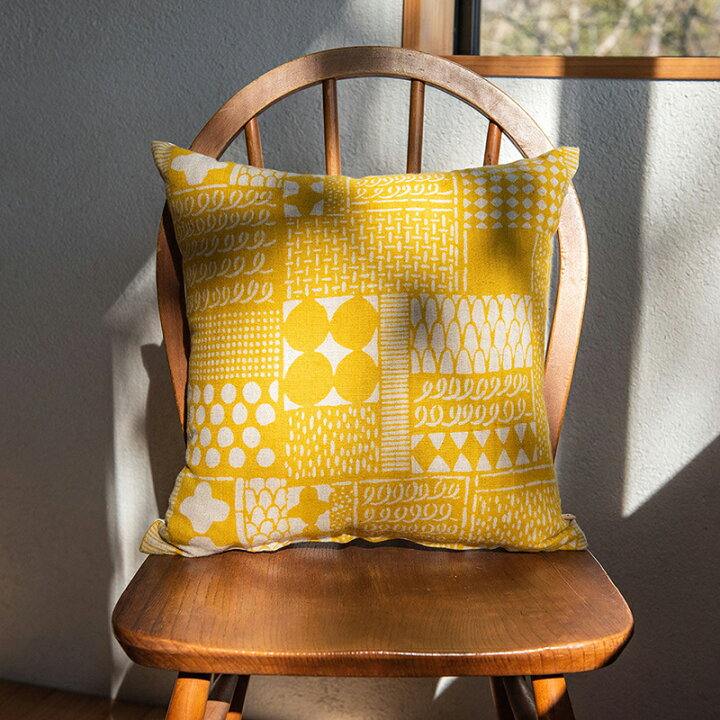 楽天市場 よつめ染布舎 クッションカバー 花柄 綿100 クッション カバー 座布団 花 バラ 薔薇 型染め コットン 芸術 アート インテリア ダイニング リビング カフェ 赤 レッド 黄色 イエロー 黒 ブラック ベージュ ブラウン 和風 和モダン 北欧 おしゃれ 母の日 ギフト