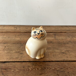 Lisa LarsonCat@T[\ Lbg~A Z~~fBATCY@k G L ˂ u MIA ~A Vzj@LDւ̃Mtg@n@