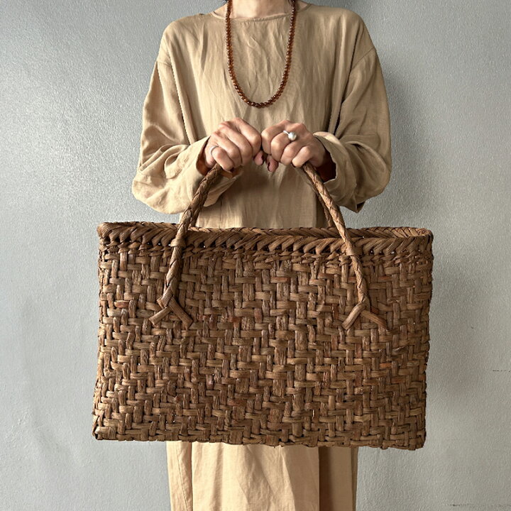 蔵出し、山葡萄特大カゴ つぐん