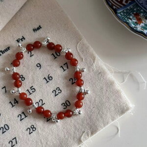 ̐uXbgłBԂmE̊ۋʂƓ̃r[YAhgݍ킳Aґō̂钆̏?ȃANZT[łB 