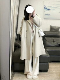 高品質の オートミール 色の小さな ウールの コートの 女性の ミッド レングス スタイル ヘップバーン スタイルの ウールの コート