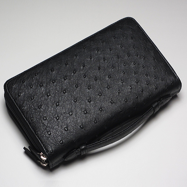バッグと財布の中間的存在 一味違うスリムタイプ 本革 オーストリッチ ブラック 出群 セカンドバッグ 高い素材 ダブルファスナー 黒