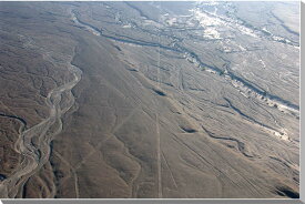 風景写真ポスター 世界遺産 南米 ペルー 果てしなく広がる乾燥地帯に描かれた謎のナスカの地上絵 pst-NSK-46