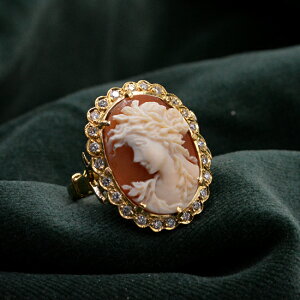 カメオリング ダイヤ取り巻き 18金ゴールド アンティークデザイン イタリア 彫刻家アッカニート作 K18 女性人物像 女神 シェルカメオ アクセサリー 高級 ギフト お誕生日 プレゼントにもオス