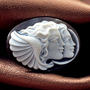 カメオ作品 人気のパルラーティ 世界的巨匠カルロ氏の娘 パトリシア氏製作 イタリア製 シェルカメオ ブローチ&ネックレス加工承ります カメオ アクセサリー 高級 ギフト お誕生日 プレゼ