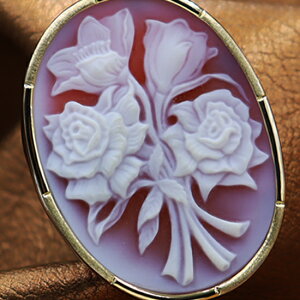 18金ゴールド枠 メノウカメオブローチ&ネックレス プレゼントにもおすすめ!! お花の図柄のカメオ Silver金具付き ドイツ製 上品&高品質&低価格 オシャレ レザーネックレス付き 品質保