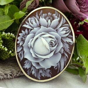 カメオブローチ&ネックレス 18金ゴールド枠付 お花の美しいシェルカメオ Lジャンニーニ氏製作 立体的なお花カメオ Silver金具付 レザーネックレス付 カメオ アクセサリー 高級 ギフト お誕