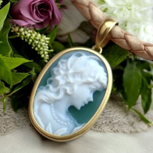 メノウカメオペンダント&ネックレス 美しい女性人物像のカメオ G-DRAGON 18金ゴールド枠 ドイツ製 上品&高品質&低価格 オシャレ レザーネックレス付 カメオ アクセサリー 高級 ギフト お誕