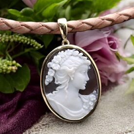 カメオネックレス 18金 ゴールド 女神フローラ 花と春の女神 女性人物像 アンティークデザイン イタリア 彫刻家アッカニート カメオ アクセサリー 高級 ギフト お誕生日 プレゼントにもオススメ！！品質保証書/カメオ作家保証書/カメオデザイン手提げ袋付 送料無料
