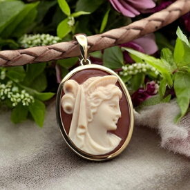 カメオネックレス 18金 ゴールド 女神ヴィーナス 愛と美の女神 女性人物像 アンティークデザイン イタリア アゴス カメオ アクセサリー 高級 ギフト お誕生日 プレゼントにもオススメ！！品質保証書/カメオ作家保証書/カメオデザイン手提げ袋付 送料無料