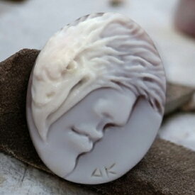 カメオルース アニエスカ氏のカメオ シェルカメオ イタリア製 デザイナーズ ペンダントやチョーカーに枠製作　承ります。 カメオ アクセサリー 高級 ギフト お誕生日 プレゼントにもオススメ!! 品質保証書/カメオ作家保証書/カメオデザイン手提袋付き　送料無料