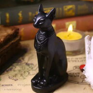 【スーパーSALE★最大20％OFF】黒猫の女神バステト像｜エジプト神話の守護神 風水 開運 魔除け 幸運を招…
