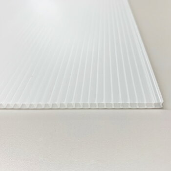 楽天市場 プラ段ボール 透明 50cm角 1枚プラスチックダンボール 画材 ものづくりのアートロコ