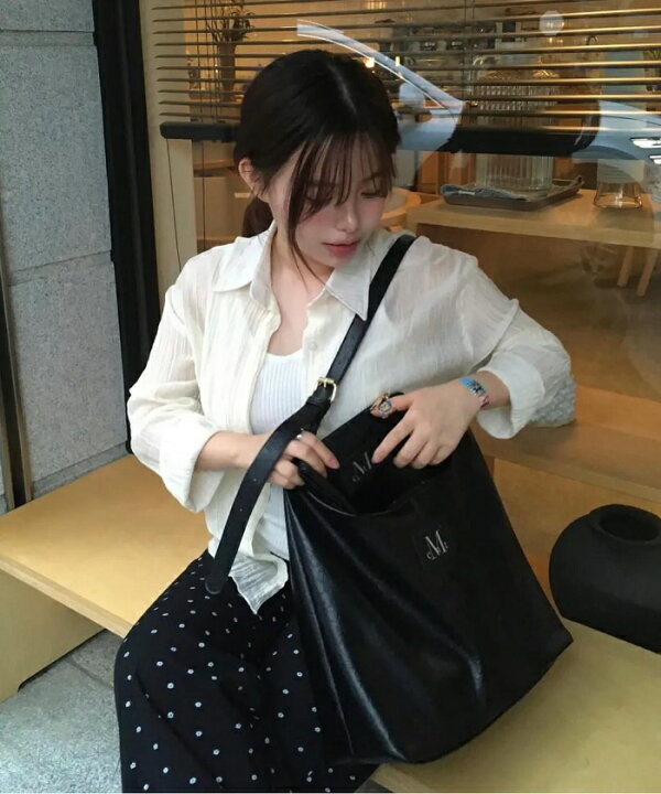 楽天市場】【MUCENT（ムセント）】Crescent Leather Shoulder Bag 