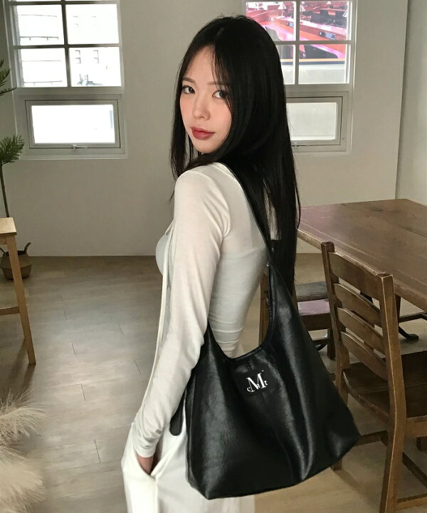 楽天市場】【MUCENT（ムセント）】Crescent Leather Shoulder Bag 