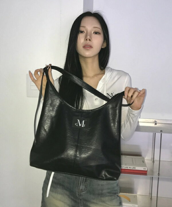 楽天市場】【MUCENT（ムセント）】Crescent Leather Shoulder Bag 