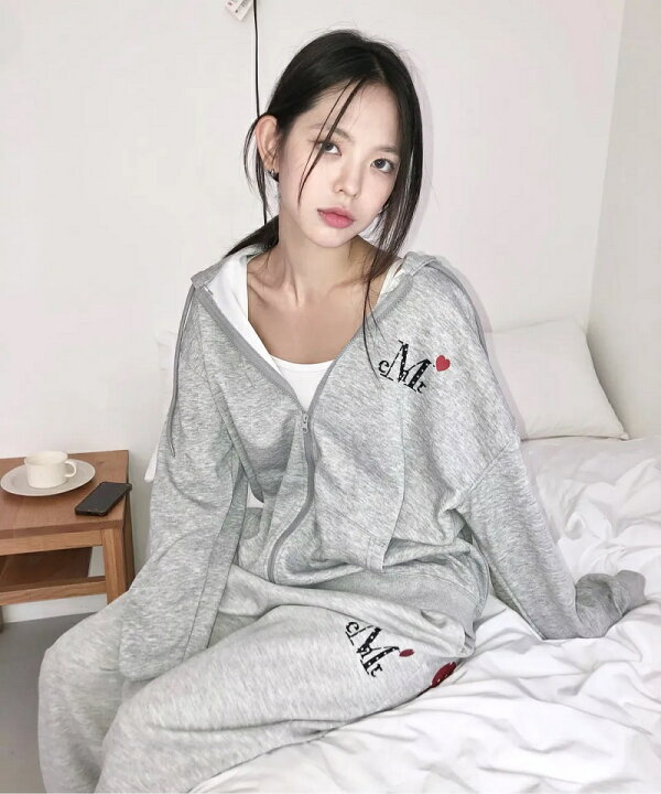 楽天市場】MUCENT（ムセント） Lovelitz Mini Heart Logo Hood Zip-up 