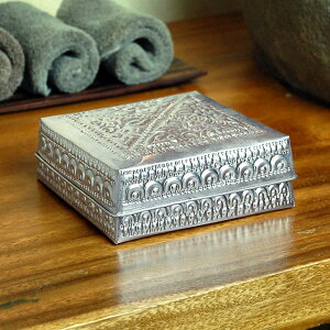 【最大2000円OFFクーポン】 アルミのデコレーション小物入れケース S 収納ボックス 収納ケース フタ付き 整理箱小 収納箱 バリ 雑貨 アジア雑貨 アジアン雑貨 新生活入れ物 正方形 オブジェ