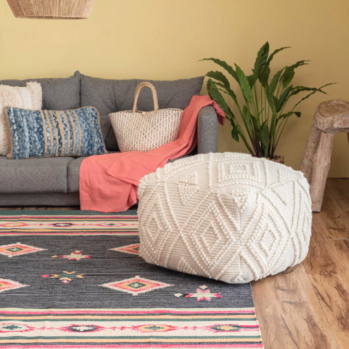 楽天市場 プフ クッション オットマン スツール ホワイト 白 W 55cm D 55cm H 37cm Iv Raha ラーハ フロアクッション ダイヤ柄 椅子 チェア 座椅子 四角 スクエア おしゃれ かわいい Boho ナチュラル 北欧 リゾート モロッカン ボヘミアン サーフ アジアン