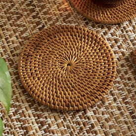 アタで編まれた丸型 アジアン コースター1枚 スタンダードクオリティ 円形 丸いコースター トレイ トレー モダン おしゃれ かわいい ナチュラル ソーサー 受け皿 バリ アジアン雑貨 エスニック バリ雑貨 インテリア リゾート バリ島 アタ製品 メール便対応 [2503]