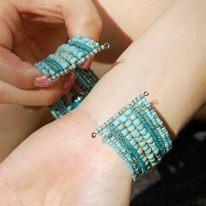 楽天市場】中央のストーンとビーズが印象的な アジアン バングル  