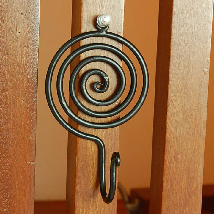 楽天市場 バリ島の渦巻き模様デザインのデコレーションフック ハンガー おしゃれ 吊り下げ用フック 壁掛けフック メタルフック バリ 雑貨 アジアン おしゃれ インテリア アジアン ハンガー アジア雑貨 アジアン雑貨 バリ島のアジアンフック 106 アジア工房