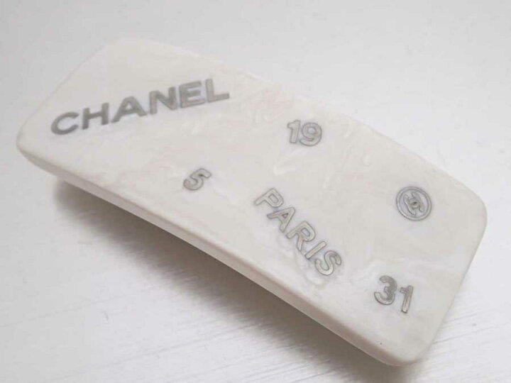 楽天市場 シャネル Chanel バレッタ ロゴ ホワイトxシルバー金具 レジン 髪留め ヘアピン レディース 中古 おすすめ Ee ブランドバリュー 楽天市場 シャネル Chanel バレッタ ロゴ ホワイトxシルバー金具 レジン 髪留め ヘアピン レディース 中古 おすすめ Ee ブランドバリュー