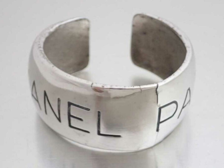 楽天市場】シャネル CHANEL バングル ロゴ ヴィンテージ シルバーx  