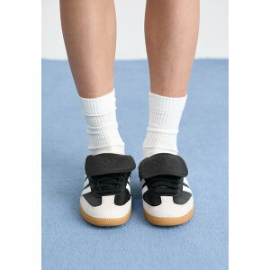 �A�f�B�_�X�I���W�i���X ���f�B�[�X �X�j�[�J�[ �V���[�Y SAMBA LT W - Trainers - core black/footwear white/gold metallic